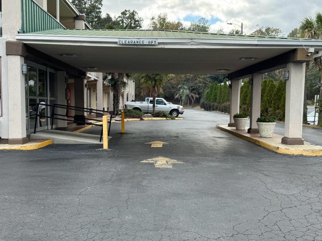 מילדג'וויל Heritage Inn מראה חיצוני תמונה