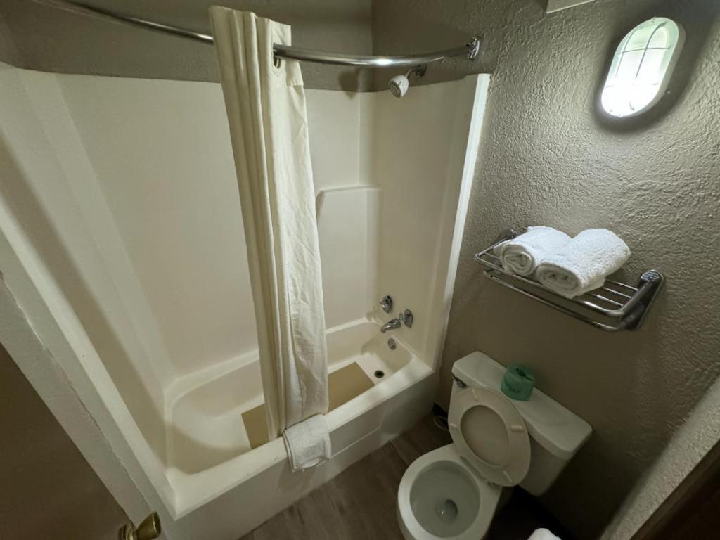 מילדג'וויל Heritage Inn מראה חיצוני תמונה